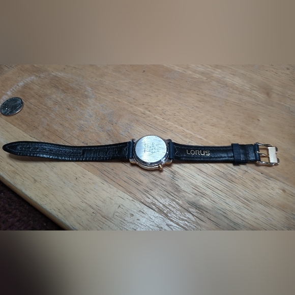 X Lorus Musical Mickey Mouse Silver case gold tone lugs and crown 3 hand - Picture 6 of 11